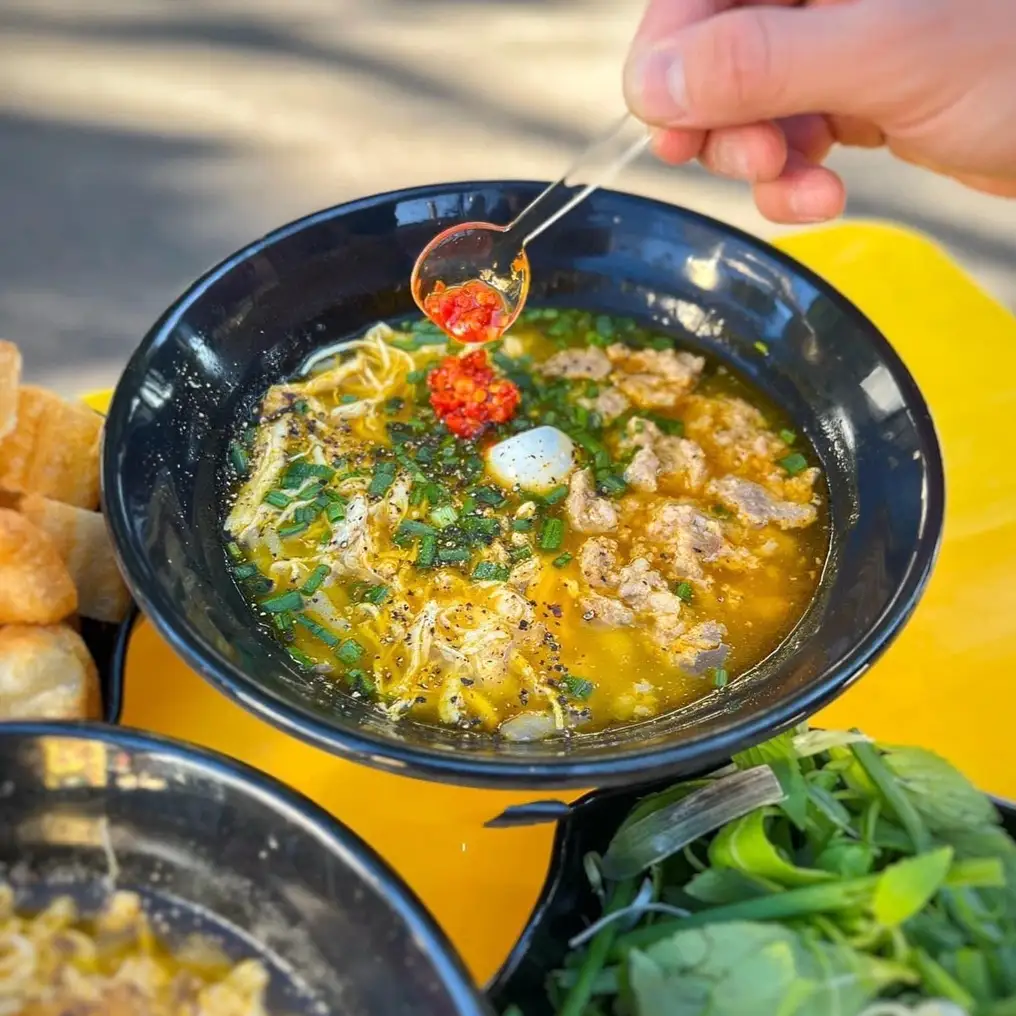 Bánh Canh Hà Lan Gà Xé Trứng Cút - 50.000 ₫ tại Bánh Canh Hà Lan Buôn Mê - Hùng Vương