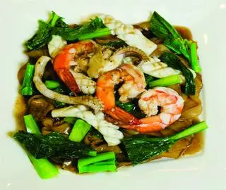 Hủ tiếu xào hải sản - 200.000 ₫ tại Geylang Lor 9 - Cháo Ếch Singapore - Đông Du