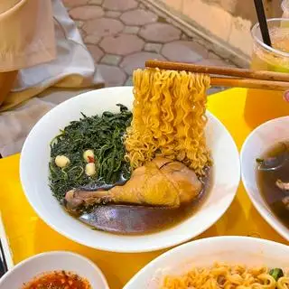 Hình ảnh Mì Đùi Gà Tần