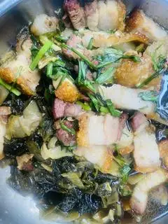Cơm Heo Quay Kho Cải Chua - 50.000 ₫ tại Cơm Bình Dân 125-127