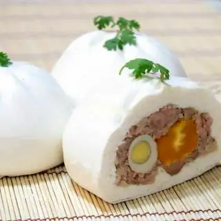 Bánh bao 2 trứng cút - 25.000 ₫ tại Bánh Mì Hà Nội - Ung Văn Khiêm