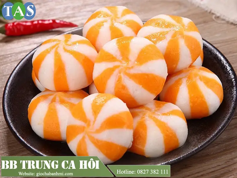 bánh bao trứng cá  - 16.000 ₫ tại Tín Real - Cá Viên Chiên & Trứng Vịt Lộn - Sư Vạn Hạnh