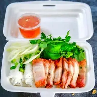 Hình ảnh BÁNH HỎI HEO QUAY