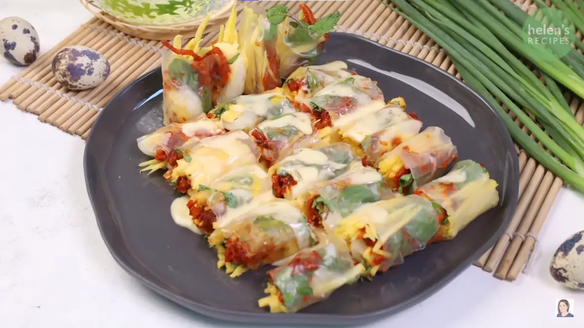 Bánh Tráng Trắng Cuốn Chấm Sốt - 28.000 ₫ tại Bánh Tráng Trân Joilie - Phạm Phú Thứ