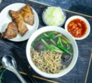 Hình ảnh Mì vịt tiềm bẹ giòn