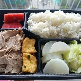 Hình ảnh Cơm thịt chân giò luộc 