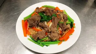 Hình ảnh Mì xào bò miếng