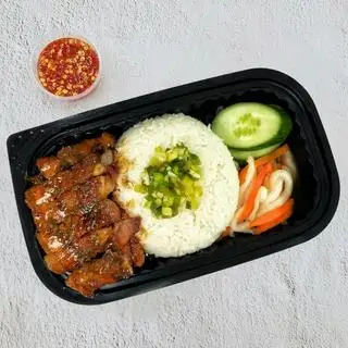 Cơm Ba Rọi Rút Sườn Xốt Lá Chanh - 55.000 ₫ tại Bento Delichi by Cooky - Cơm Gà Mắm Tỏi, Xối Mỡ - Nguyễn Thị Minh Khai