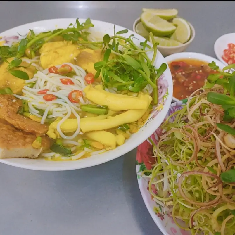 Hình ảnh Bún Đặc Biệt (Nhiều Cá,Mực)