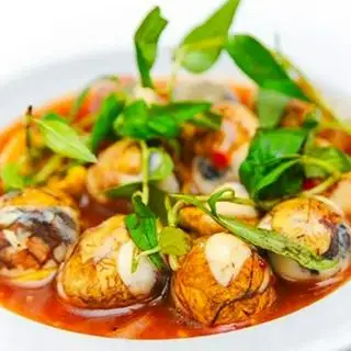 Hình ảnh cút lộn xào me