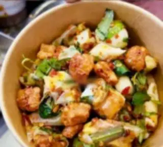 Hình ảnh Bánh Tráng Cuốn Bơ Kèm Tóp Mỡ