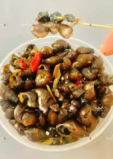 Hình ảnh Đá suối xào sả ớt ( ốc lể )