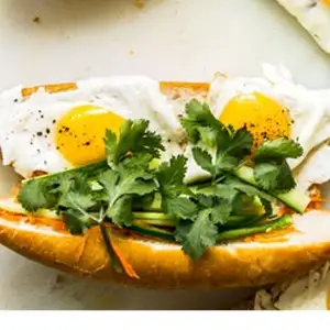 Bánh mì 1 trứng - 22.500 ₫ tại Hello Burger - Hamburger & Bánh Mì - Điện Biên Phủ