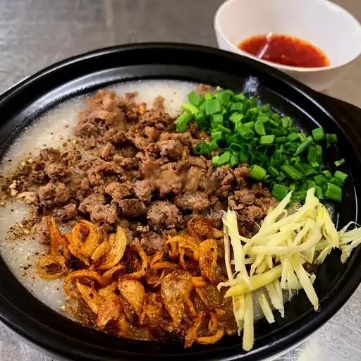 Cháo bò bằm - 55.000 ₫ tại Cháo Sườn Bé Hiền - Súp Cua & Bún Bò - Nguyễn Xí