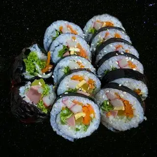 Kimbap truyền thống - 42.000 ₫ tại Happy Food - Mỳ Cay & Tokbokki - Nguyễn Duy Cung
