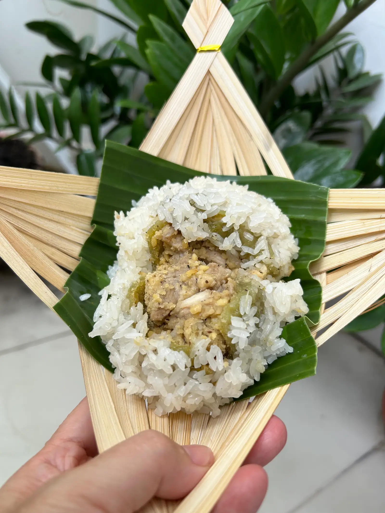Xôi khúc đậu xanh thịt heo - 59.000 ₫ tại Xôi Khúc Gia Truyền  - Hậu Giang