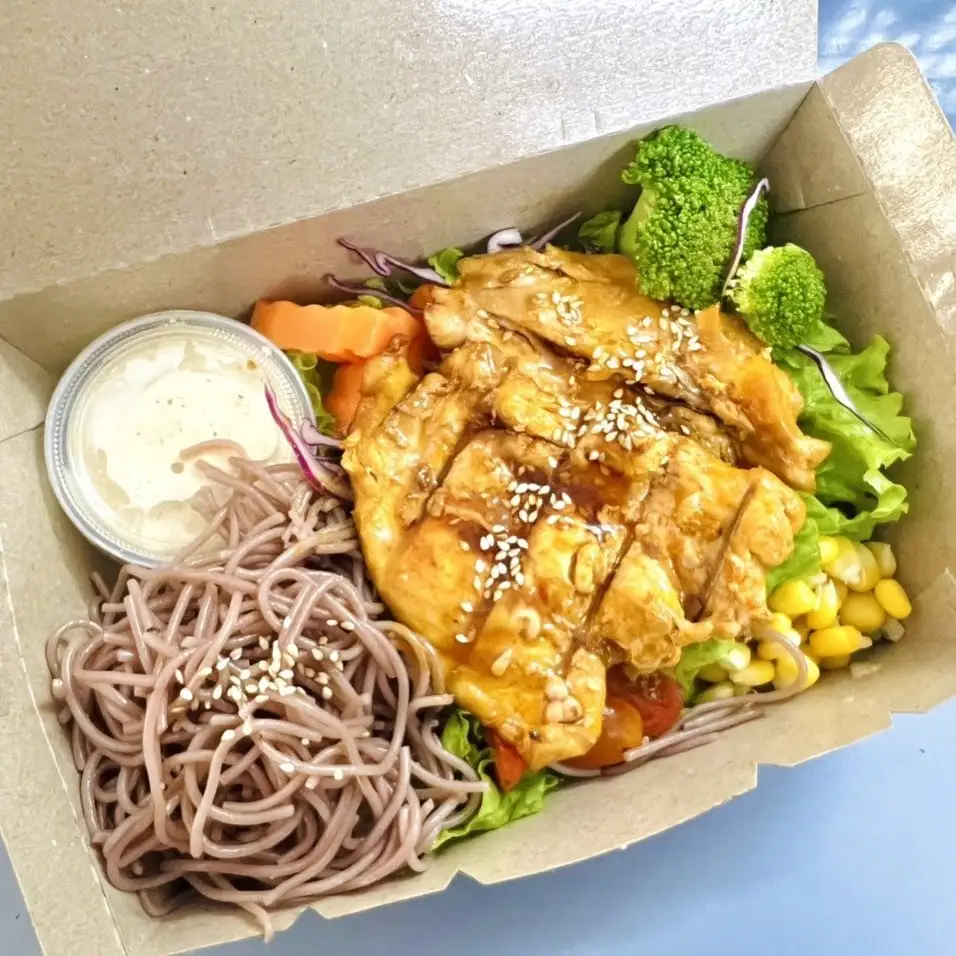 Bún gạo lứt - ức gà nướng sốt Teriyaki - 72.000 ₫ tại Konoha Kitchen - Eat Clean - Sinh Tố & Nước Ép Trái Cây – Phạm Ngũ Lão