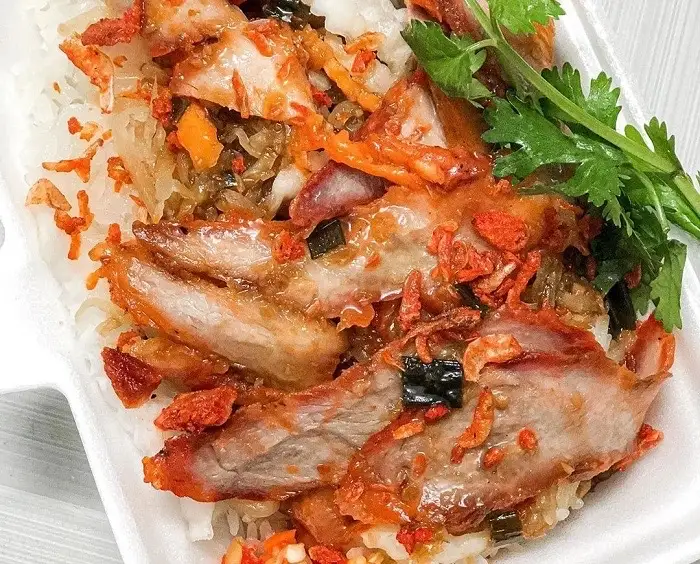Xôi mặn xá xíu(phần nhỏ) - 27.000 ₫ tại Bánh Mì & Xôi Mặn Tuấn Mập - Lê Đức Thọ