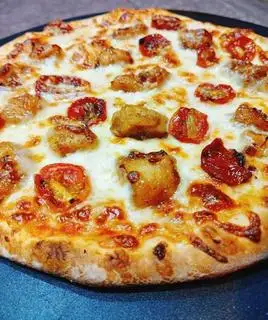 Pizza gà nướng sốt BBQ - 79.000 ₫ tại Minh Nghi Bakery - Cách Mạng Tháng Tám