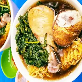 Hình ảnh Mì gà tần full topping
