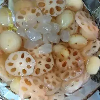 Chè củ năng củ sen hạt sen - 33.000 ₫ tại Chè Thái Quốc Anh - Phan Huy Ích