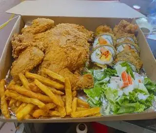 Hình ảnh Combo Gà Rán Salad Kimbap Chiên 76149