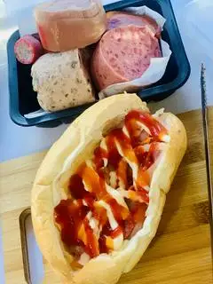 Hình ảnh Bánh mỳ thịt nguội