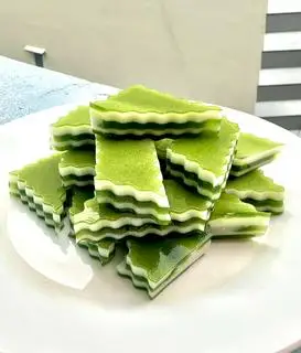 Hình ảnh Rau câu LÁ DỨA hộp 350gr