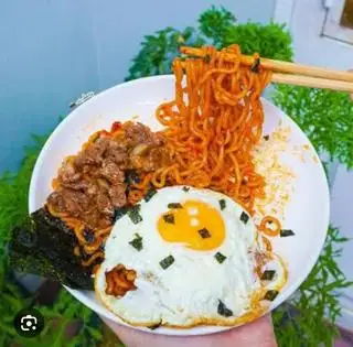 Hình ảnh Mì trộn Indomie bò - trứng