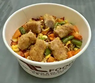 Hình ảnh Mì Trộn Nem Chua Rán