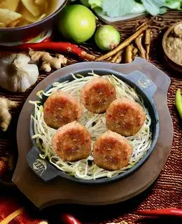 Hình ảnh Bún Chả Việt Suất Chả Băm Giá Ưu Đãi