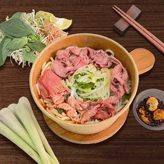 Bún bò Huế Tái chả - 65.000 ₫ tại Bún Bò Huế O Hương - Bàn Cờ