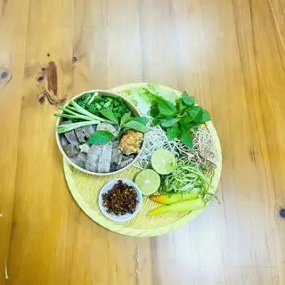 Bún bò Huế_Nạm Chả Gân - 70.000 ₫ tại Bún Bò Huế Lan Anh - Lương Minh Nguyệt