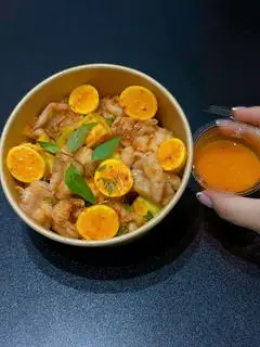Hình ảnh Chân Gà Mix Trứng Non Sốt Thái (Size S)