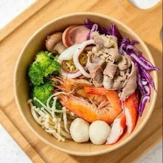 Hình ảnh Mì cay thập cẩm ( tặng ly nước ngọt)