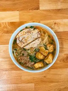 Hình ảnh Bún riêu cua giò tai