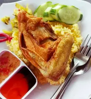 Cơm ức gà và cánh - 60.000 ₫ tại Cơm Gà Xối Mỡ Huỳnh Ký - Vạn Kiếp