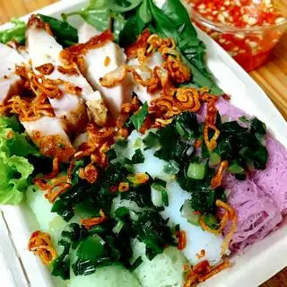 Bánh Hỏi Heo Quay - 57.000 ₫ tại Cô Ba T - Bánh Hỏi & Heo Quay - Nguyễn Thiện Thuật