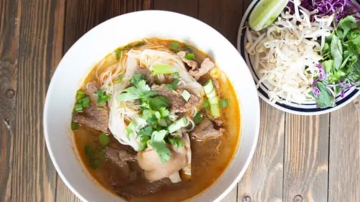 Hình ảnh Bún bò Huế tô thường
