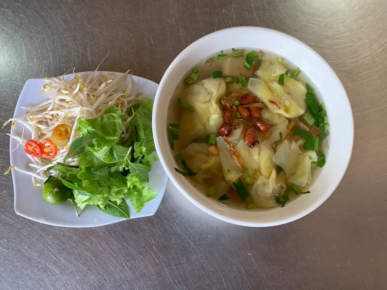 Hoành thánh nước chay - 38.000 ₫ tại Hủ Tiếu Chay 111 - Bông Sao