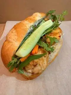bánh mì đặc biệt gà sate FREE 1 trà tắc thái xanh - 90.000 ₫ tại Bánh Mì Thái Tài - Nguyễn Trãi