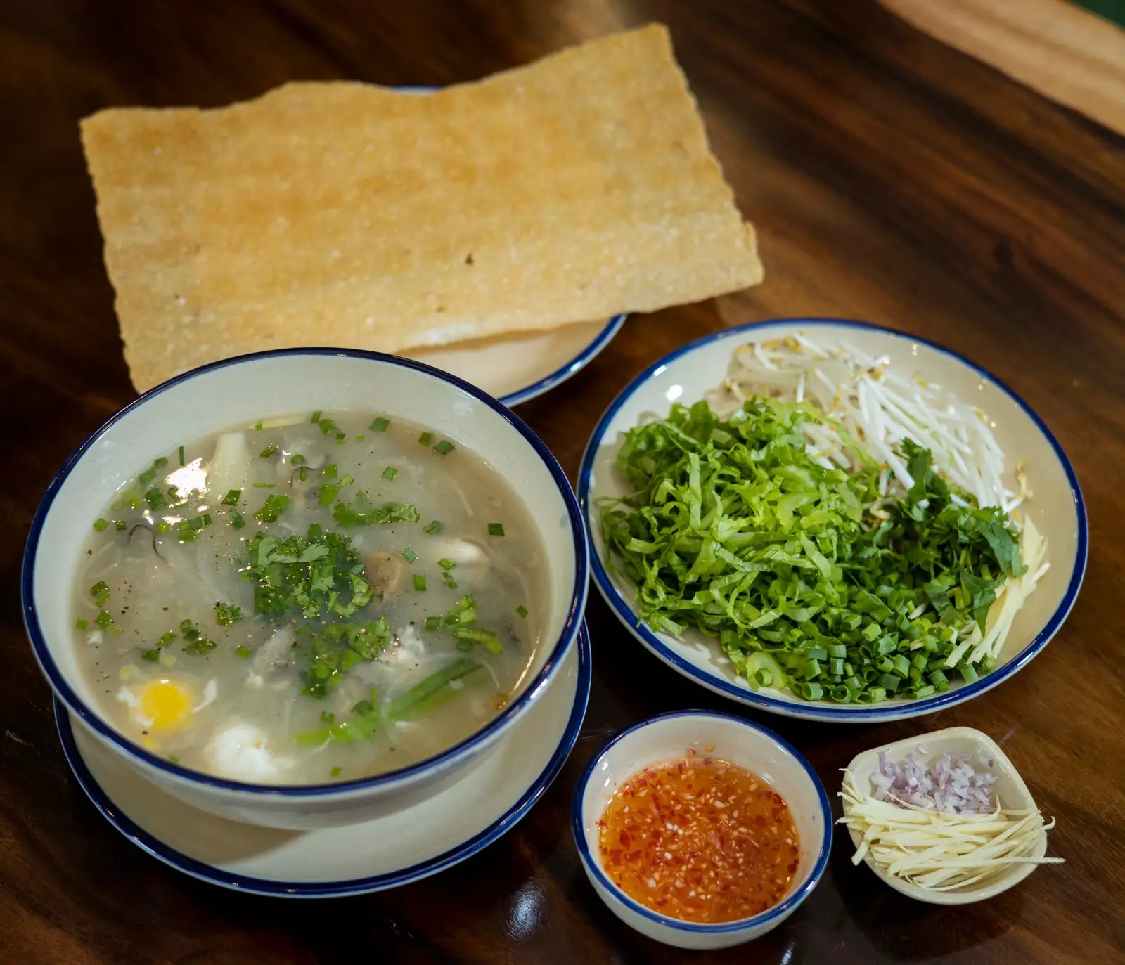 Cháo hàu Anh Tuấn - 55.000 ₫ tại Cháo Hàu Anh Tuấn - Huỳnh Văn Bánh