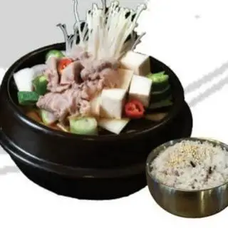 Canh kim chi  -  kimchi soup - 216.000 ₫ tại HWA PUNG JEONG - Đường Số 7