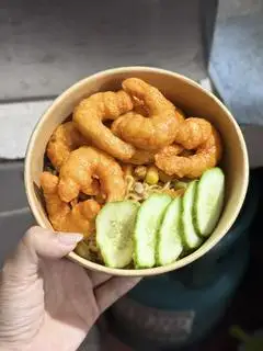 Hình ảnh Mì trộn tôm surimi