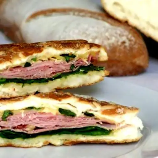 Hình ảnh Panini thịt xông khói - phô mai cheddar