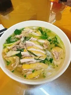 Hình ảnh Phở gà đùi