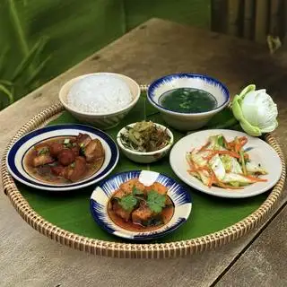 Set Cơm Thịt Kho Trứng Cút - 85.000 ₫ tại Cơm Nhà Express - Cơm Ship Văn Phòng & Cơm Phần - Thành Thái