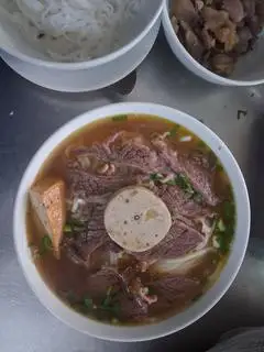 Bún bò Huế tô thường - 69.000 ₫ tại Phở & Bún Bò Dung - Lê Văn Sỹ