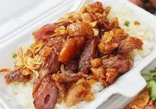 Xôi thịt nướng - 35.000 ₫ tại Tâm Nguyễn - Cơm Tấm, Bún Thịt & Xôi Mặn - Trần Văn Quang