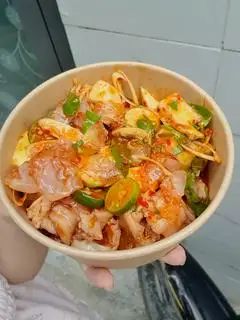 Hình ảnh Chân Gà Rút Xương Mix Sứa